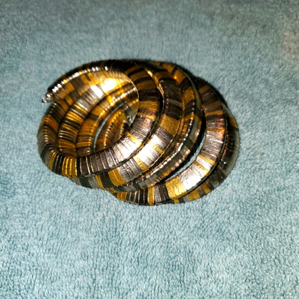 WIDE FLEXIBLE BRACELET WITH RODIUM PLATING